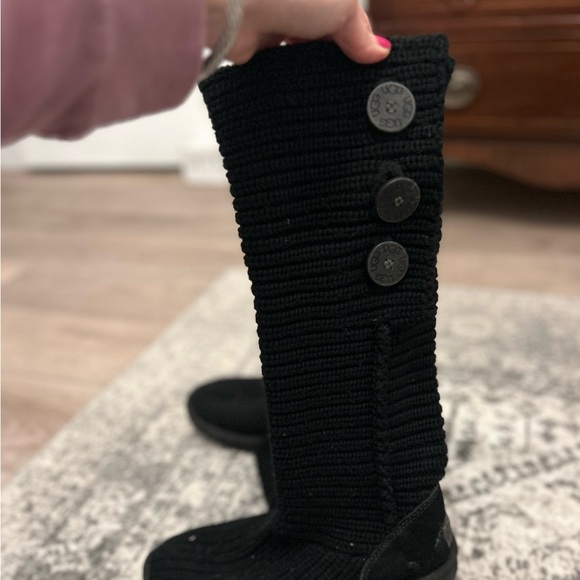 Size 8 sweater UGGs - Picture 2 of 2